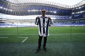 Rayados presume visita de Juan Manuel Márquez en el BBVA