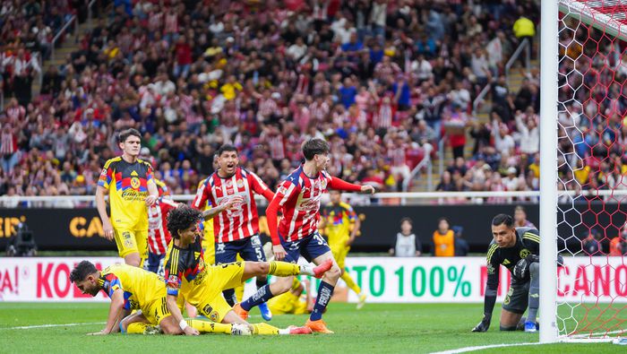 Hormiga González anota el gol del triunfo contra América en el Clásico Nacional del Clausura 2026 | IMAGO 7
