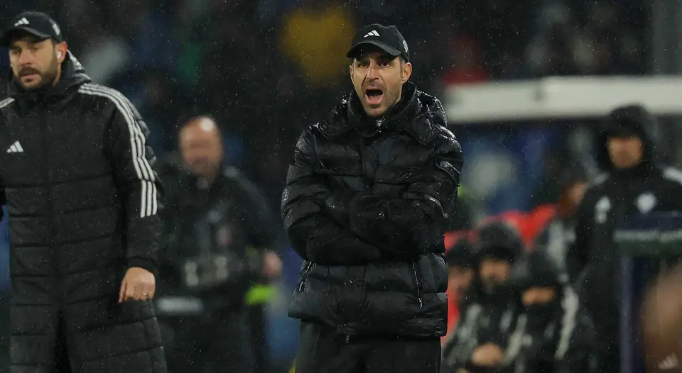 Fábregas mostró su molestia por la expulsión de Morata | X