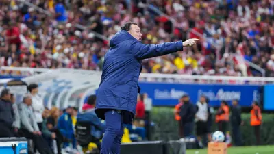 “No hemos conseguido nada”: Milito llama a la mesura tras ganar el Clásico