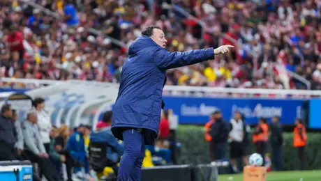 “No hemos conseguido nada”: Milito llama a la mesura tras ganar el Clásico