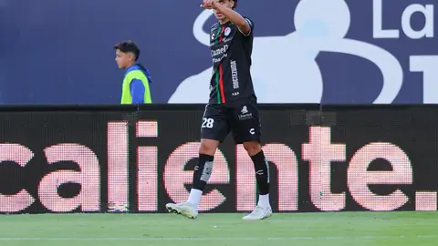 Medina tiene debut goleador en su primer partido con San Luis | Imago7
