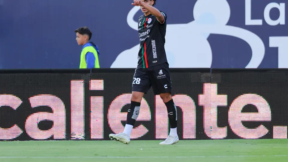 Medina tiene debut goleador en su primer partido con San Luis | Imago7