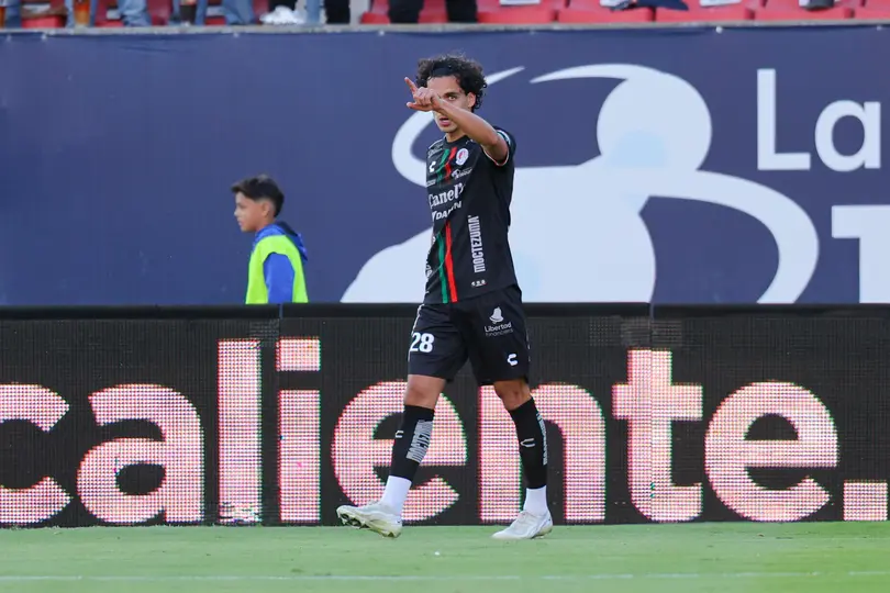 Medina tiene debut goleador en su primer partido con San Luis | Imago7