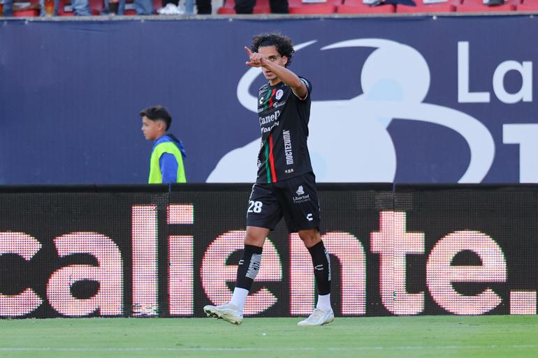 Medina tiene debut goleador en su primer partido con San Luis | Imago7