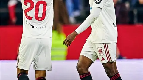 Sevilla en celebración por gol ante Alavés l X:SevillaFC