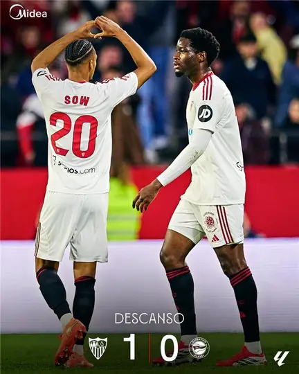 Sevilla en celebración por gol ante Alavés l X:SevillaFC