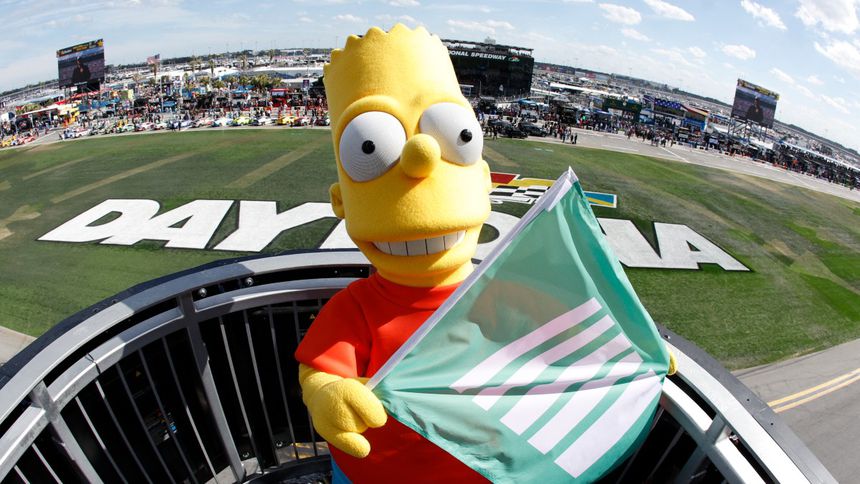 Bart Simpson hondeó la bandera para dar la salida en las 500 Millas de Dayton | AFP