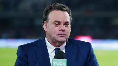 Faitelson defiende al América y Televisa; señala "malas prácticas" de Chivas previo al Clásico Nacional