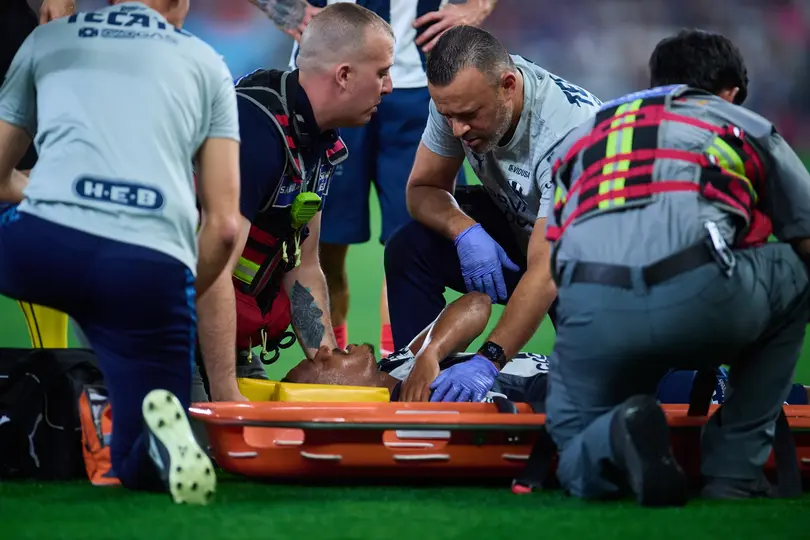 Martial sufrió una grave lesión en el partido ante La Fiera | MexSport