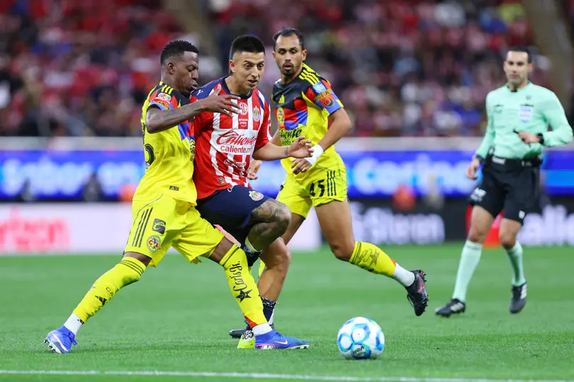 Roberto Alvarado en el Clásico de la J6 del Clausura 2026 l IMAGO7