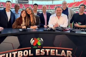 Comentarista comete error grosero al aire y confunde Televisa con Telemundo