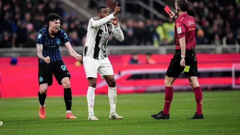 Kalulu vio la segunda amarilla ante Inter | AP