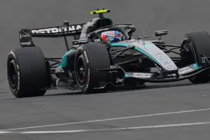 Kimi Antonelli gana el Gran Premio de China; Checo Pérez terminó en la posición 15