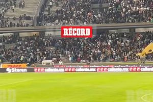 Pumas Empató El Partido Con Cruz Azul Y Con 10 Hombres. Efraín Lo Sabe Y Así Festejó El Empate.