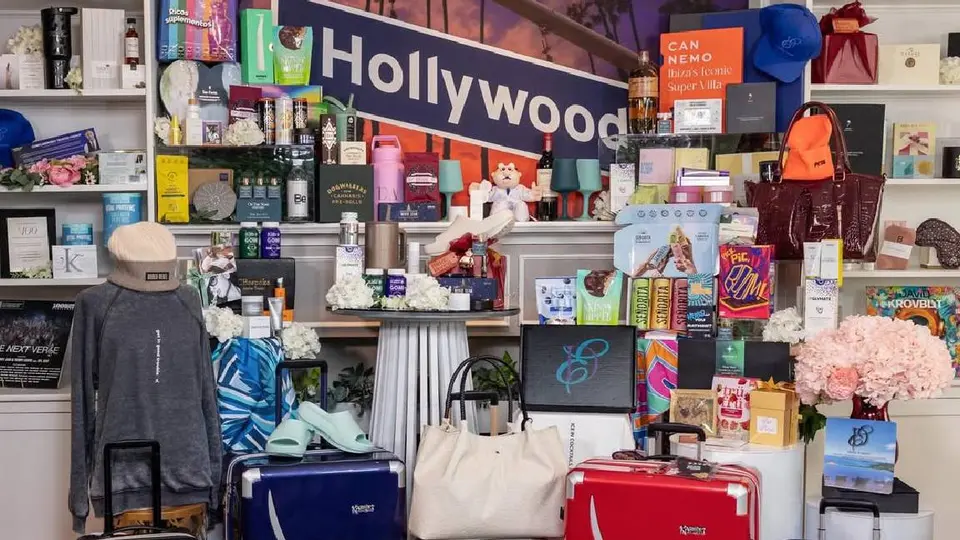 La bolsas de regalos para los nominados de los Oscars contienen productos del Dr. Simi/IG: @swagassets