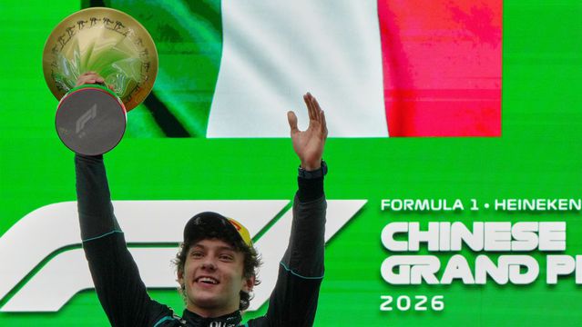 Antonelli en el podio del Gran Premio de China en su triunfo | AP