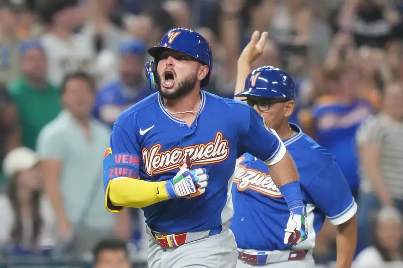 Wilyer Acuña celebrando el pase de Venezuela a Semifinales del Clásico Mundial I AP