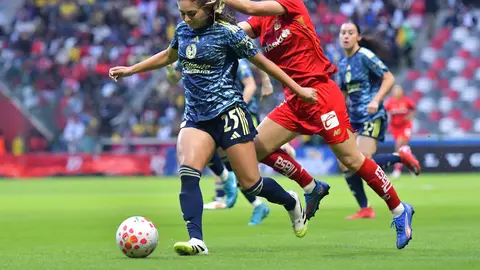 Jana Gutiérrez y Eugénie Le Sommer en el partido de América ante Toluca en el Apertura 2025 | IMAGO 7