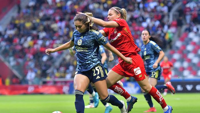 Jana Gutiérrez y Eugénie Le Sommer en el partido de América ante Toluca en el Apertura 2025 | IMAGO 7