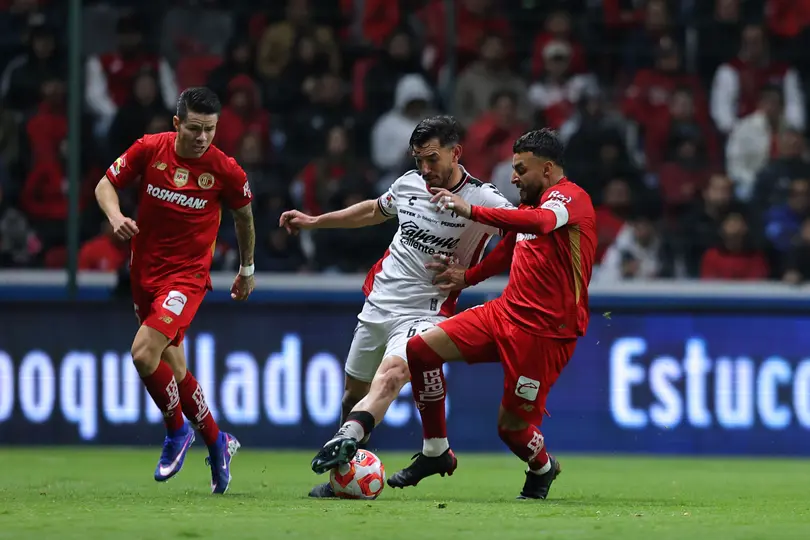 Alexis Vega, jugador de Toluca, ante Atlas en el Clausura 2026 | IMAGO7