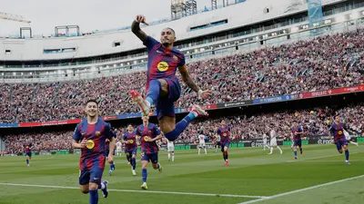Raphinha comanda goleada de Barcelona contra Sevilla en LaLiga