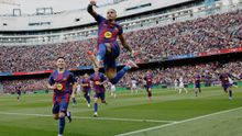 Raphinha celebra con Barcelona ante Sevilla | AP