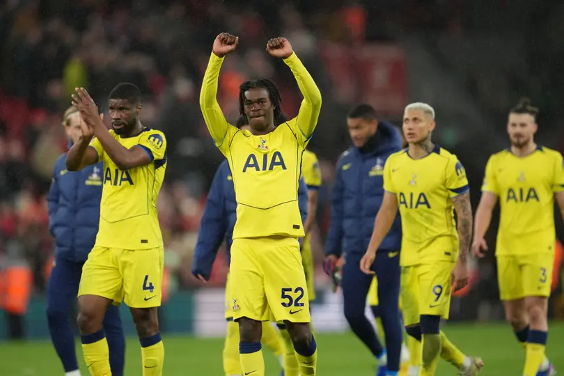 Tottenham celebra el empate ante el Liverpool en Premier League I AP