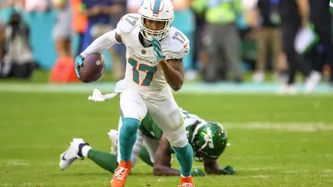 Jaylen Waddle, receptor de los Miami Dolphins | AP