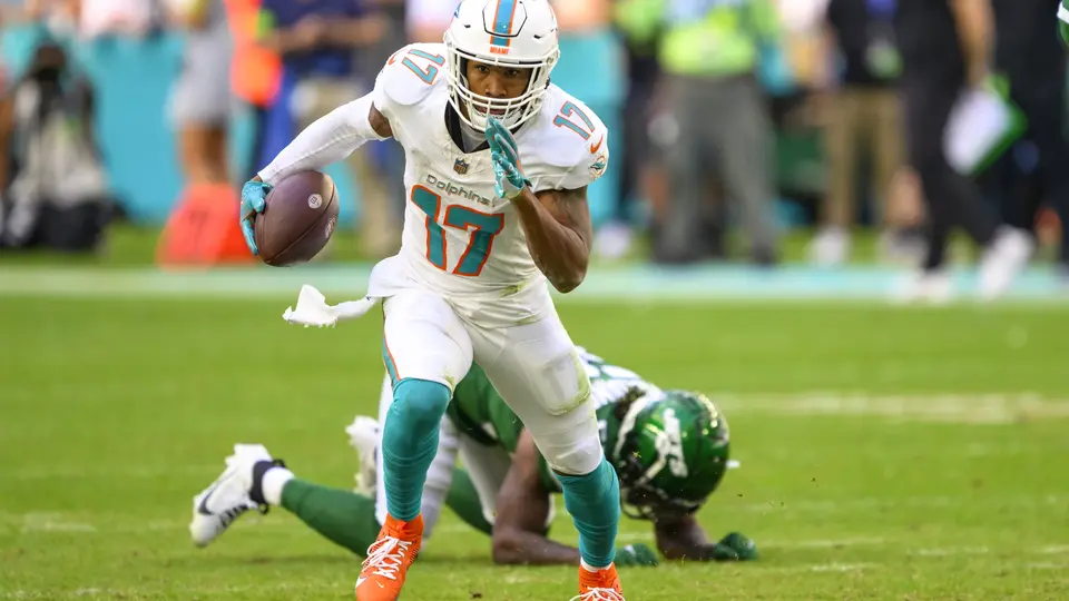 Jaylen Waddle, receptor de los Miami Dolphins | AP