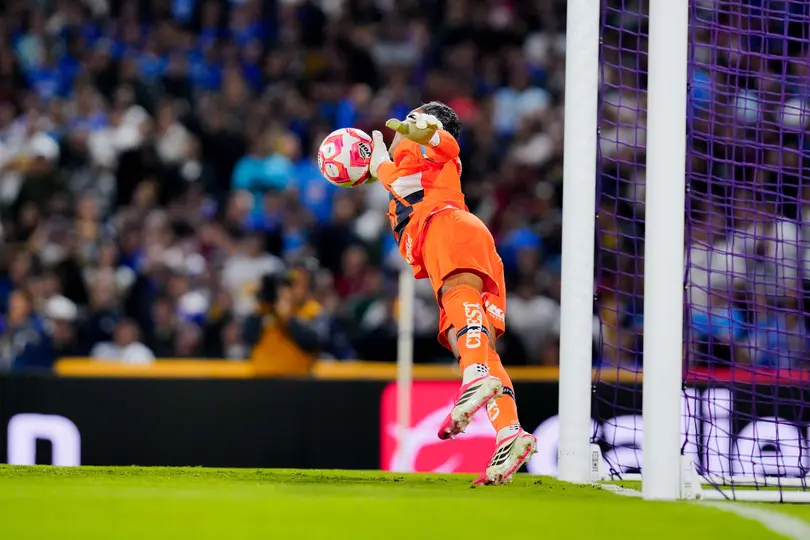 Keylor Navas y su enferma atajada ante Cruz Azul en el Clausura 2026 | IMAGO7