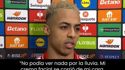 Hutchinson ‘recrimina’ a la lluvia tras derrota en partido de la Europa League: “Mi crema facial se corrió de mi cara”