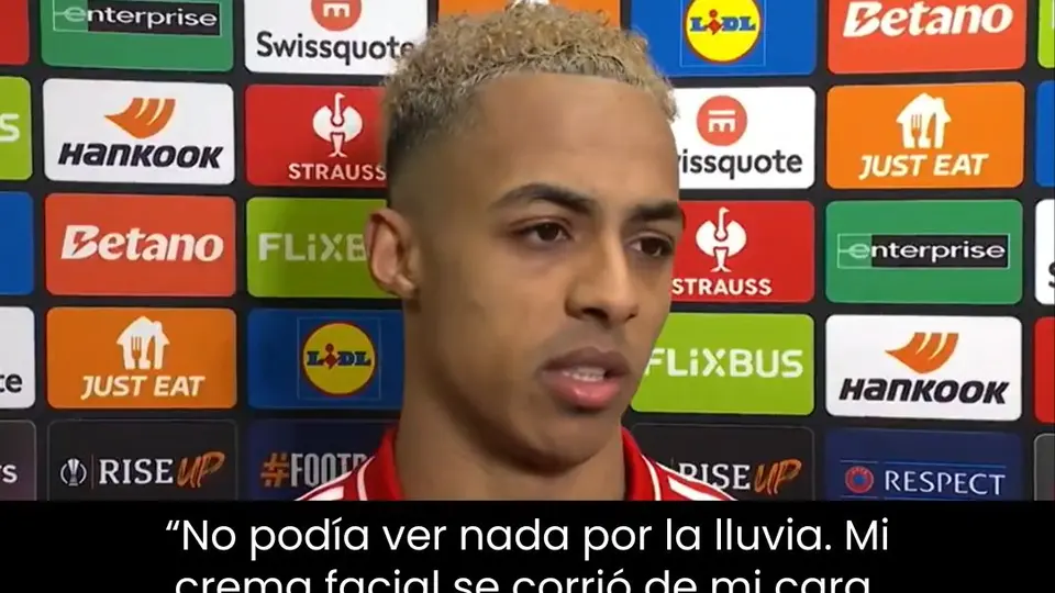 Hutchinson ‘recrimina’ a la lluvia tras derrota en partido de la Europa League: “Mi crema facial se corrió de mi cara”