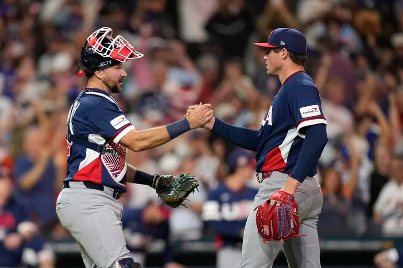 Cal Raleigh y Mason Miller durante el Clásico Mundial de Béisbol | AP