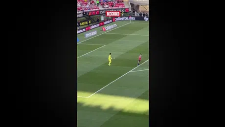 Carlos Acevedo, candidato para ir a la Copa del Mundo, es abucheado por afición de Chivas en el AKRON