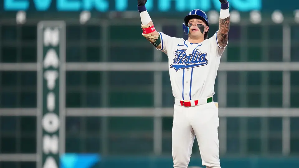 Andrew Fischer celebra el pase a Semifinales del Italia en el Clásico Mundial I AP
