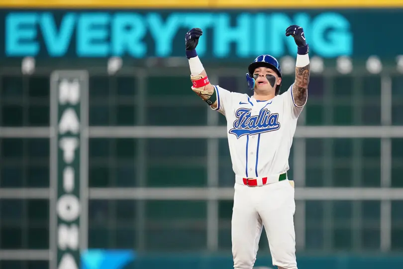 Andrew Fischer celebra el pase a Semifinales del Italia en el Clásico Mundial I AP