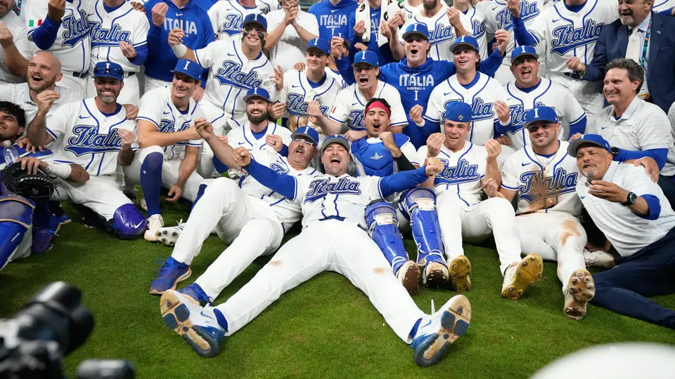 Novena de Italia festeja su pase a las Semifinales del Clásico Mundial de Béisbol I AP