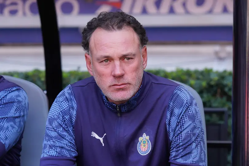 Gabriel Milito, entrenador de Chivas, en el duelo ante Santos Laguna | IMAGO7