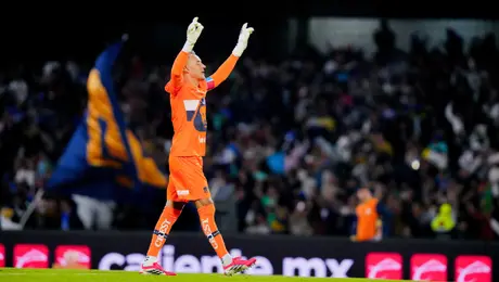 ¡Estás enfermo, Keylor! Navas con extraordinaria atajada para salvar a Pumas de la derrota
