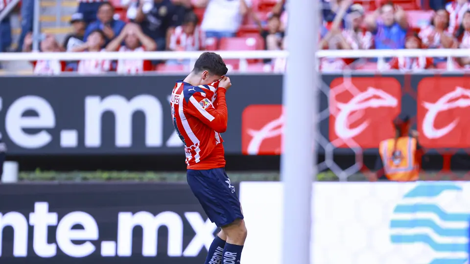 'Hormiga' González se pierde hat-trick en el partido ante Santos con una falla increíble