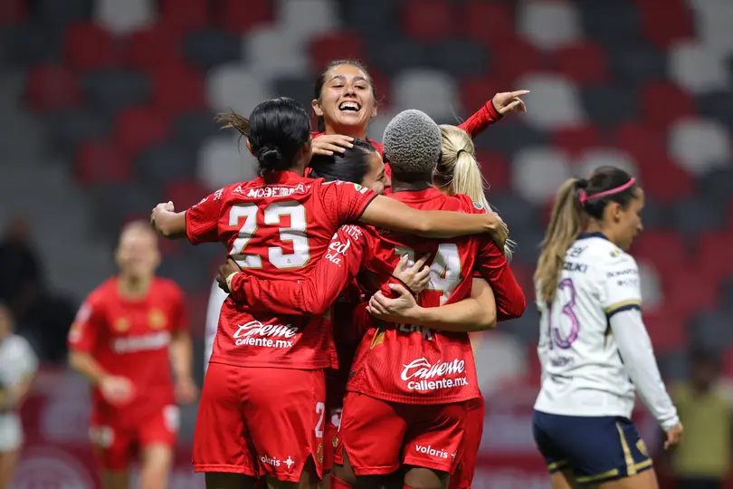 Jugadoras de Toluca en celebración en la victoria ante Pumas en el Clausura 2026 | IMAGO 7