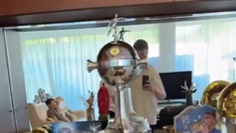 Trofeos de Carlos Tevez l CAPTURA