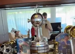 Trofeos de Carlos Tevez l CAPTURA