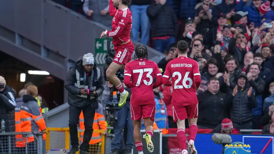 Liverpool celebrando el gol de Dominik Szoboszlai I AP