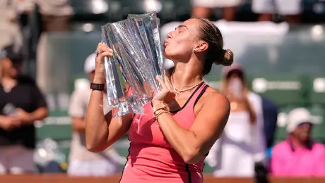 Sabalenka tumba a Rybakina para su primer título en Indian Wells