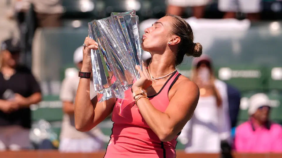 Sabalenka tumba a Rybakina para su primer título en Indian Wells