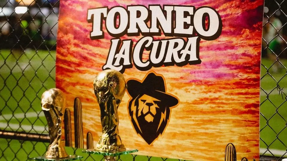 Trofeos del torneo La Cura | IG: @carinleonoficial