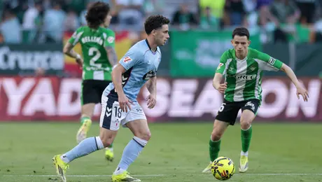 Fidalgo vuelve a la titularidad; Betis empata en casa ante Celta de Vigo