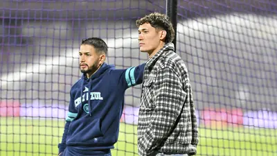 Chiquete no deja sola a La Máquina: apareció en CU para apoyar a Cruz Azul